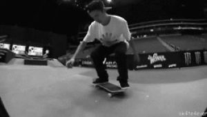 sk8,black and white,skateboarding,skateboard,skateboarder,skatista,love skate