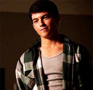 Молодой дерек. Молодой дерек. Йен нельсон волчонок. Дерек хейл волчонок. Молодой дерек.