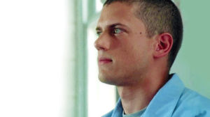 michael scofield,wentworth miller,one,prison break,1x02,pbedit,beccas rewatch,hes ridiculously attractive in this ep i swear