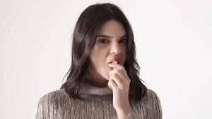 funny,fashion,smile,model,beauty,humor,style,pretty,makeup,celebrity,kendall jenner,challenge,models,kuwtk,lipstick,jenner,kendall,who what wear,no mirror