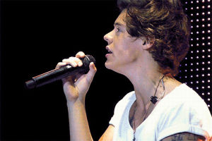 one direction,harry styles,singing,performing