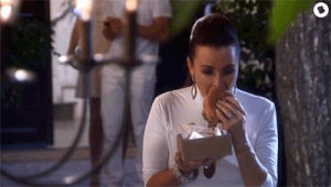 kyle richards,eating,burger,rhobh,real housewives of beverly hills
