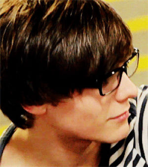 louis tomlinson,tommo,love,hot,one direction,man,boy,glasses,fabulous,sass,tomlinson