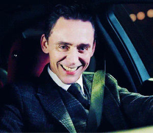 tom hiddleston,are you even real,looks like the joker
