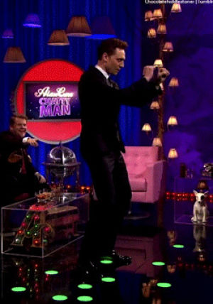 tom hiddleston,dance,dancing,unf,thrusting,hnng,and thrust