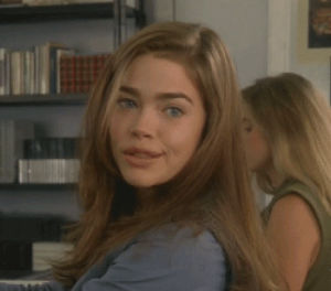 denise richards,kiss,blowing a kiss,carmen ibanez,starship troopers,hot