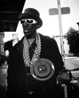 nimslo,flavor flav,black and white,film,sf,wigglegram,san francisco,rt,35mm,stereoscopy,3d city,impersonator,3dcity,the entertainer