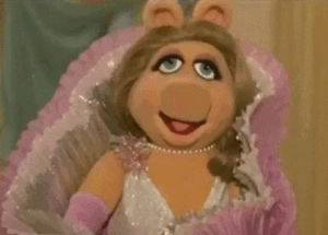 miss piggy,1981,80s fashion,costume design,julie harris,great muppet caper,lady holiday
