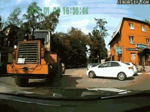 tractor,fail,accident,reverse,flinches