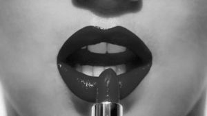 loveual,mouth,lipstick,lips,black and white