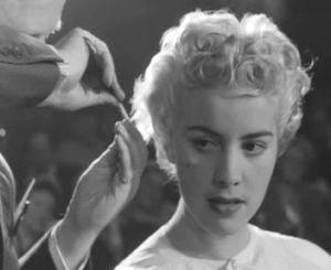 fashion,vintage,beauty,hair,lady,archive,1956,fifties,1950,hair style,openbeelden,groomed,beauty standard,hairyarchives,great hair dont care
