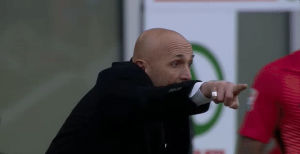 coaching,football,soccer,reactions,roma,pointing,calcio,as roma,asroma,spalletti,directing,luciano spalletti
