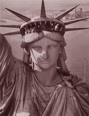 statue of liberty,tea,winking