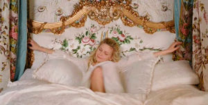 kristen dunst,waking up,movies,happy,bed,sofia coppola,marie antoinette