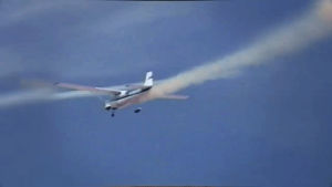 spraying,plane,airplane,crashing