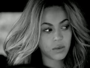 broken hearted girl,beyonce,black and white,crying