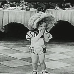 shirley temple,1933,black and white,film,vintage,classic film,old hollywood,1930s,classic hollywood,vintage s,child star,bonnet,early career,kriaukle,kavos tirsciai,angry mug