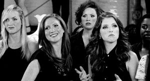 pitch perfect 2,anna kendrick,brittany snow,gag reel,smine