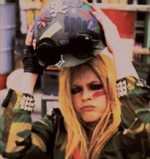 beautiful,avril lavigne,rock n roll,pop punk,pop rock,we still rock n roll,middle finger to the sky,the motherfucking princess