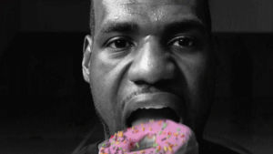 doughnut,eating,lebron james