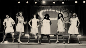 glee,girls,singing,dancing,black and white