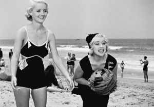 1930s,bette davis,joan blondell,film,jb,bd,1932,ruthelizabeths,jump into,jump into the weekend,golf ball