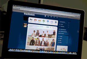 one direction,tumblr,model,1d,harry,dope,hipster,lips,models,mouth,niall,my life,size,macbook,scrolling,lwwy,hot coco