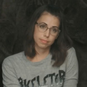 okay,laura bailey,eww,ok,reaction,smile,face,bad,and,gross,dragons,react,laura,role,dungeons and dragons,dnd,frown,dungeons,yuck,critrole,critical role,bailey,critical,vex,not good,dd
