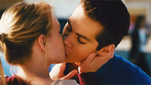 the first time,kiss,couple,dylan obrien,kisses,lovers,britt robertson,i had to make two sets cause i was dumband made them hella long before