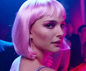 natalie portman,closer,pink,seductive,wig