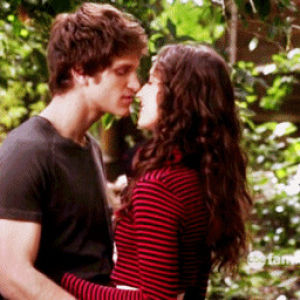 pretty little liars toby and spencer kiss