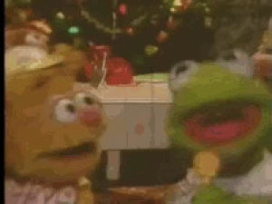 muppet babies,scooter,miss piggy,kermit,gonzo,rowlf,animal,home video,muppet family christmas,santa claus is coming to town,fozzie