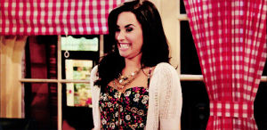 sonny with a chance,demi,thumbs up,lovato
