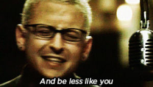 linkin park,numb,lp,music,chester bennington,chester,wiping sweat off