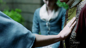 comfort,holding hands,caitriona balfe,claire fraser,tv,season 2,starz,hand,support,outlander,console,02x07,here for you