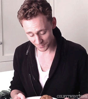 tom hiddleston,hansome,love,fun,tom,kisses,tomhiddleston