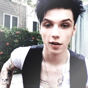 andy biersack,shut up,ruby rose,theyre perfect,yes i realise they look similar