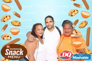 nyc,hungry,cheese,new york city,yum,snacks,dairy queen,gifbooth,newyork,dq,pretzels,newyorkcity,snack time,snacktime,yummmm,dairyqueen,union square,potato skins,snackmedq,snack me dq,potatoskins,booth