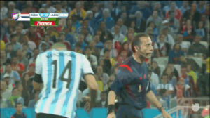 2014 world cup,javier mascherano,netherlands,concussions,game,head,hit,player,falls,argentina,bad brains,stays,stumbles