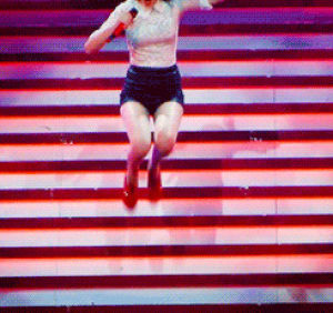 Red Tour Taylor Swift Live Taylor Swift Red Tour Gif Find