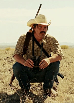 no country for old men,josh brolin,cowboy,movie,cinemagraph,gun,thegoodfilms,coen brothers