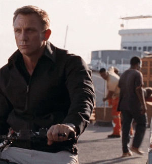 movies,wtf,actor,shit,hollywood,james bond,daniel craig,007,extra,quantum of solace,sweep the air