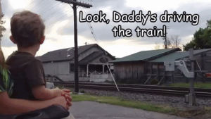 daddy,train,look
