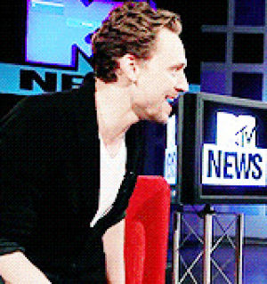 i love you so much,celebrities,tom hiddleston,13,hiddles,the outtakes,so adorable,his laugh,this video made my day