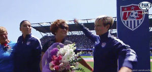 her mom is so young and she had like 23 kids i am impressed,uswnt,megan rapinoe,seriously one of the cutest moments ever