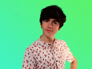 how are you,hey you,hi,wave,smiling,how,waving,whats up,declan mckenna,hi there,delcan mckenna,smile and wave,you ok,queen wave