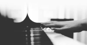 piano,musical instruments,hands,musical,music,love,nice,bw,playing,sludge