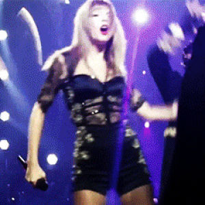 dancing,taylor swift,live,red,awkward,taylor,swift,trouble