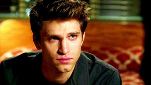 crying,love,pretty little liars,sweet,pll,hurt,poor,toby,spancer