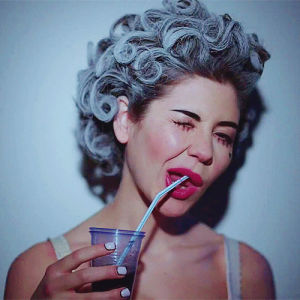 primadonna,drink,marina and the diamonds,wink,hairstyle,straw